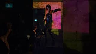 Anne Alien performing 