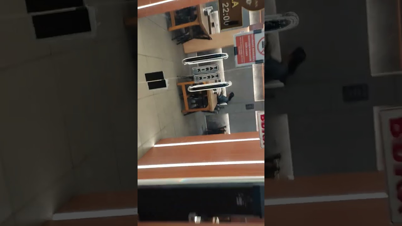 makan malam di resto warkit