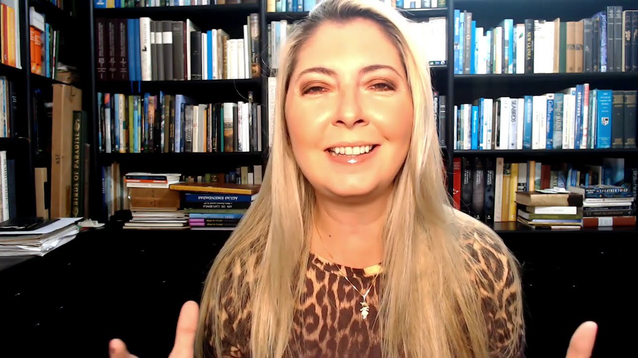 ELE É BEM MAIS VELHO..ARRISCO?!