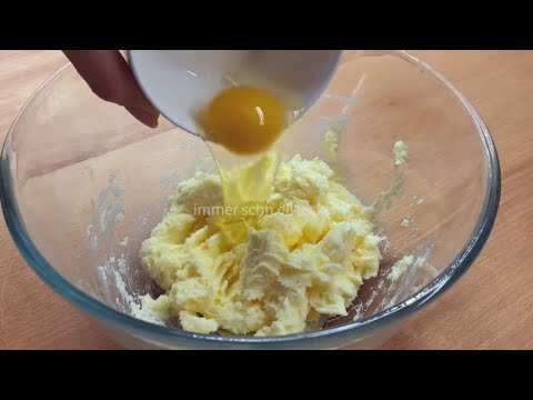 Video: Wie Man Ein Dessert Aus Schwarzen Johannisbeeren Mit Schokolade Macht