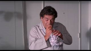 Microwave Massacre - Accidental Cannibalism
A short clip from Microwave Massacre where our hapless murderer discovers he likes the taste of human flesh...
Check out my full review at http://www.triskaidekafiles.com/ Microwave Massacre - Accidental Cannibalism