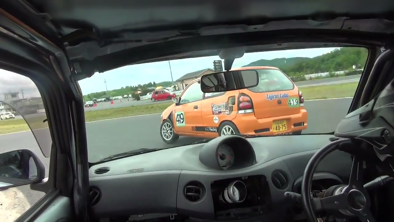 エッセ　VS　アルト