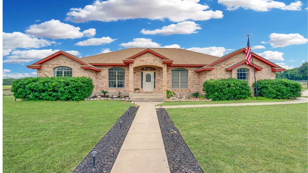 Touring A 2600+ Sq Ft NEW LISTING Home With Acreage San Antonio