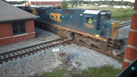 CSX & Amtrak Battle It Out Near Collision At The Diamond