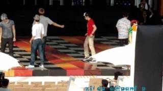 2Pm Th Fancan 100131 Lg Runtrue 9.Wmv