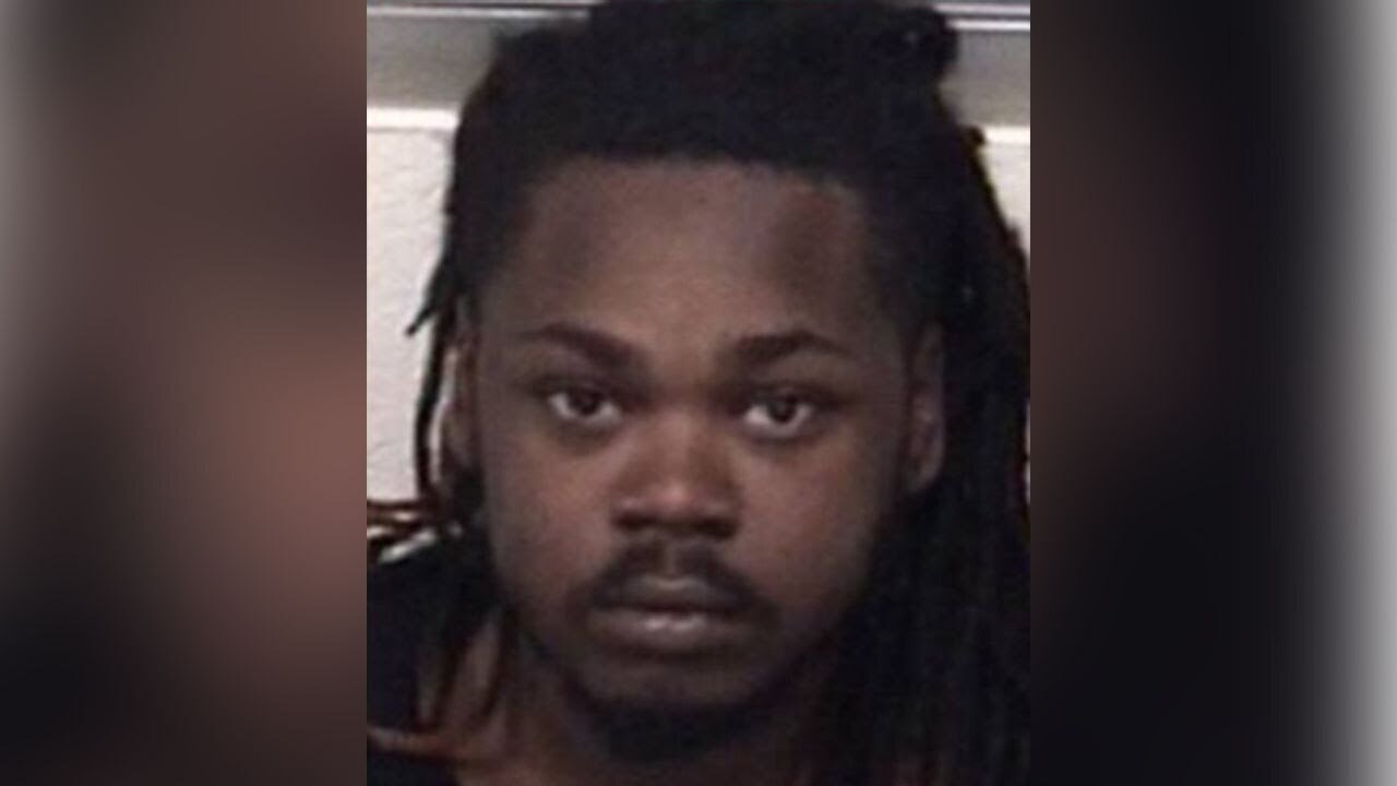DEPUTIES: Traffic stop ends in arrest of wanted man - YouTube