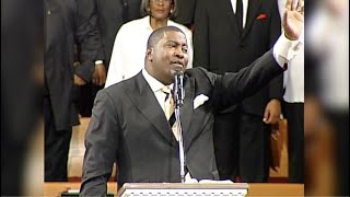 Dr. E. Dewey Smith, Jr Sings Powerful Worship Medley 2009