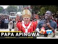 WAKRISTO WAIBUKA KWA HASIRA KUMPINGA PAPA KUKUBARI USHOGA, hatutaki ushoga PAPA HATUMTAKI image