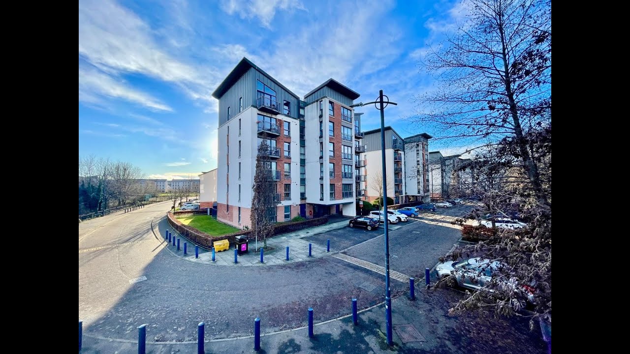 Glasgow. Exclusive Two Bedroom Apartment Overlooking River Clyde Views