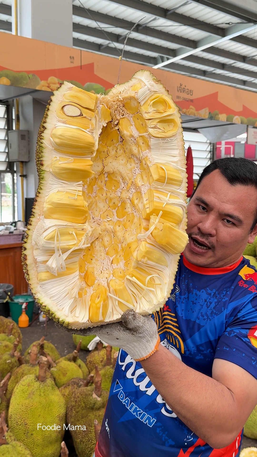 Must Try! Thai Giant Jackfruit - Fruit Cutting Skills