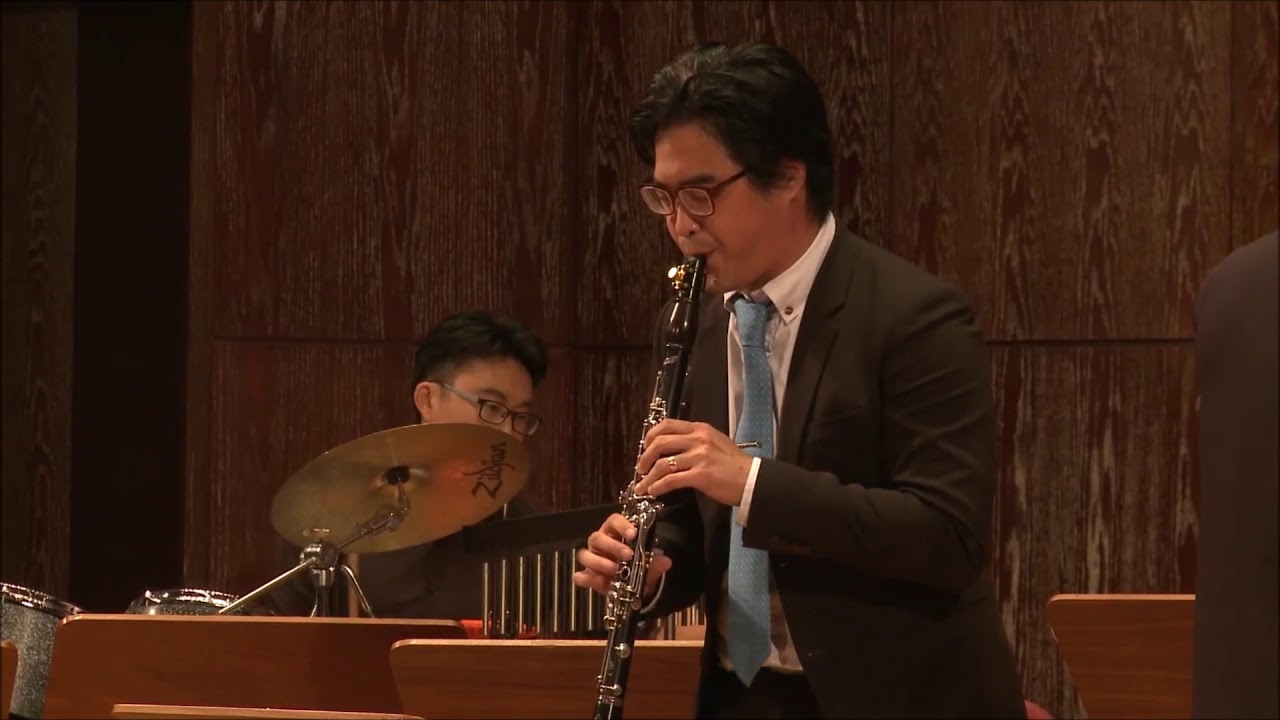 Yuensuo Yang: Suorinet fantasy for solo clarinet and clarinet choir / 楊元碩：嗩笛狂想