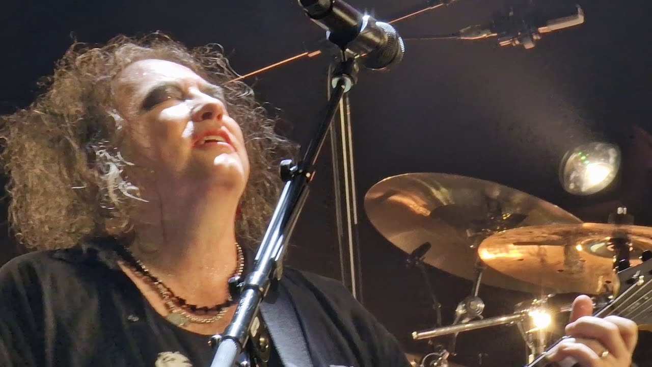 THE CURE - THE FIGUREHEAD (LIVE IN BERLIN, 18/10/2022)