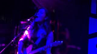 Honeyblood - (I'd Rather Be) Anywhere But Here (live in Bristol, Aug '15)
