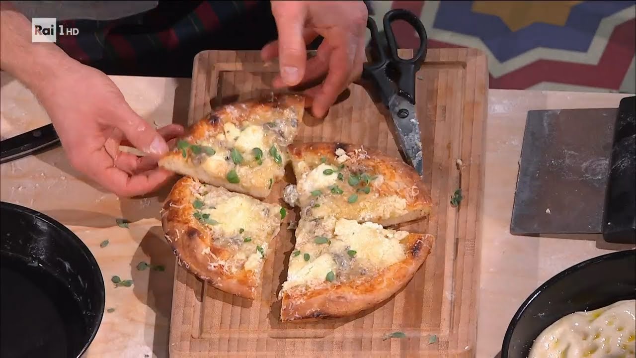 Pizza al padellino piemontese ai 5 formaggi - È sempre mezzogiorno 12/11/2021