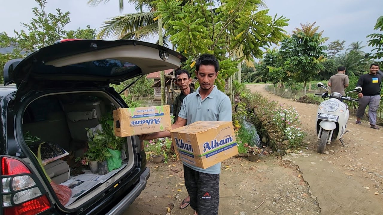 TAMU DARI JAKARTA_LANGSUNG BAWA BANYAK BURUNG UNTUK AVIARYNYA