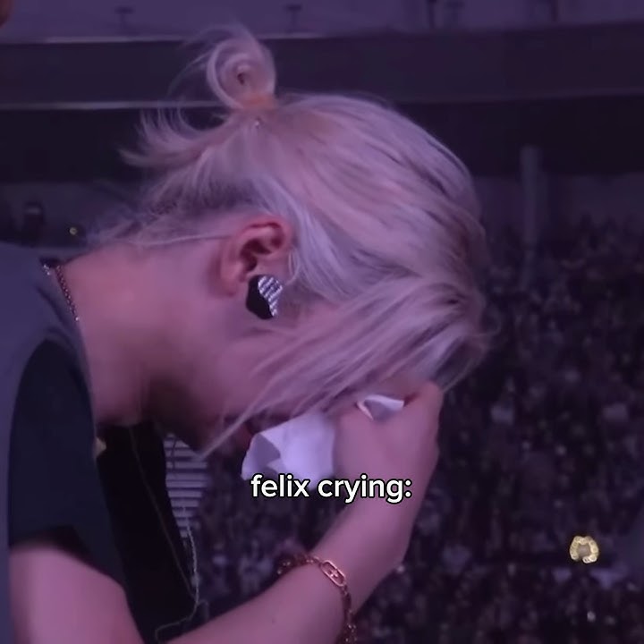 Seungmin being silly in the back while Felix is crying 😹 #seungmin #felix