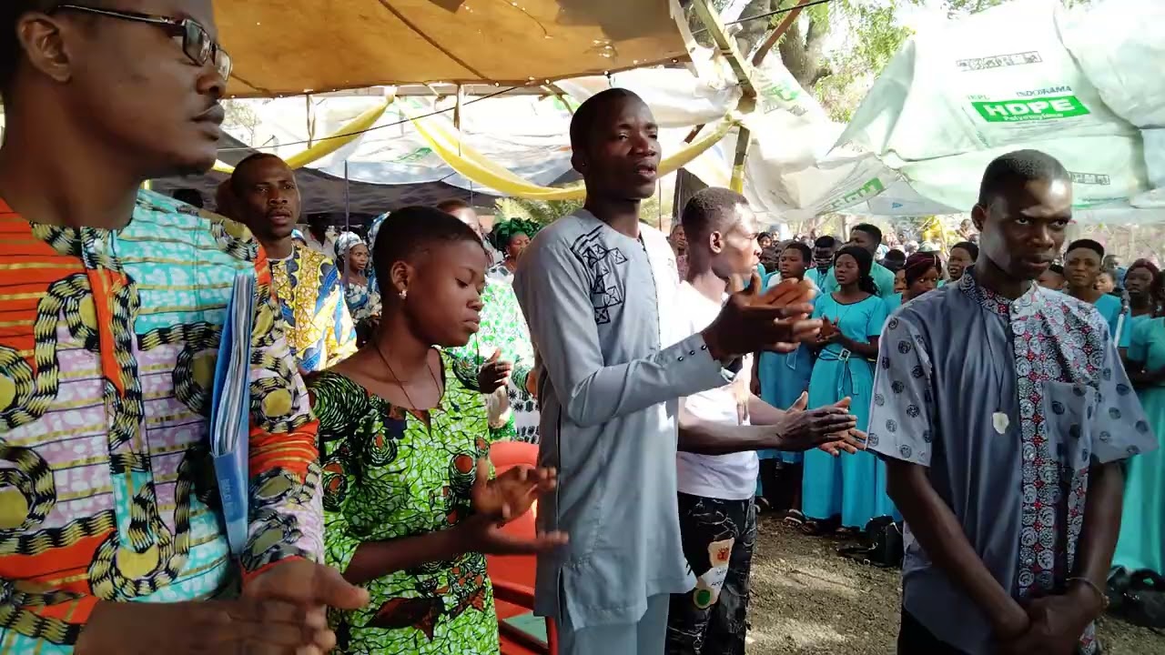 Gloria en bariba, pèlerinage Bembèrèkè 2023