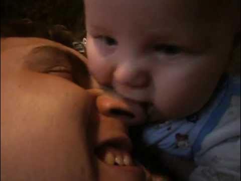 отсасывает маленький детский. дети половые отношения с папой. взрослые тетки с молодым. видео сосущих мам. видео сосущих мам.