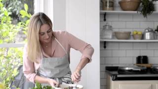 Cook. Nourish. Glow. By Amelia Freer