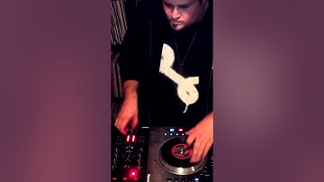 Scratching on Numark NS7 with DJ Silly Kid from On Point Records