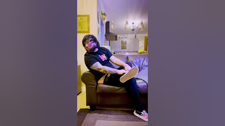 STOP RUINING MY PICS MUM!!! #2000s #emo #millennials #y2k #comedy #nostalgia #shorts #fyp #trans