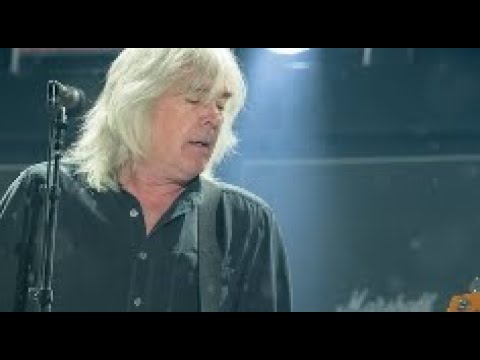 AC/DC bassist Cliff Williams will NOT tour with the band in 2024 .. Who will it be?
