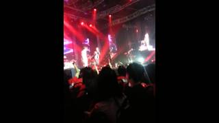 FS concert live in msia 02172015-逆光