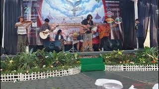 Musikalisasi puisi Katapel dalam Lasastra 5, SMAN 5 Bogor