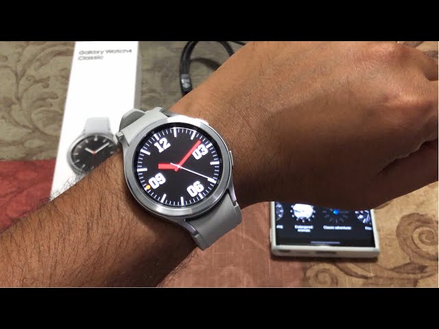 Samsung Galaxy Watch4 Classic (Silver) - Unboxing & Hands-On! 