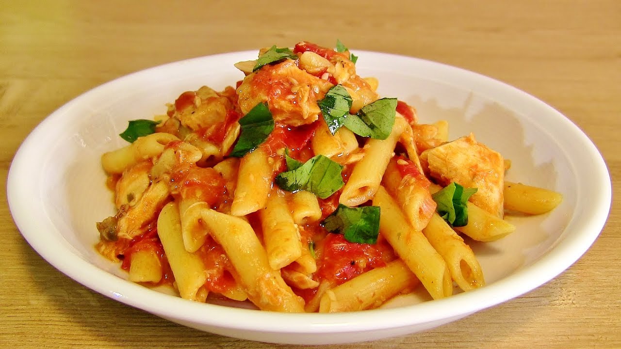 Penne mit Thunfisch Tomatensauce-Thunfisch Soße-Pasta al Tonno - YouTube