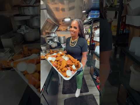 Soul-snatching Catfish!HALLELUJAH this meal is heaven I loveeeee soul food