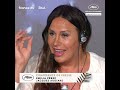 La complicité entre Jacques Audiard et Karla Sofía Gascón !