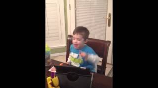 E loves Daniel Tiger screenshot 5