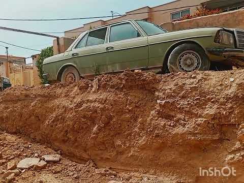 مرسدس بنز 123 دهه 1970 هست برای علاقه مندان بنز