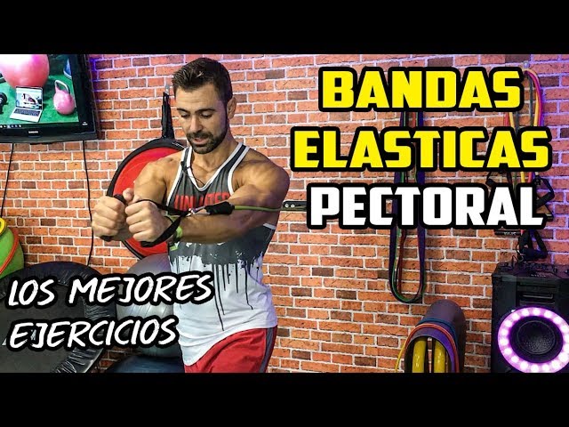 Estos ejercicios para fortalecer pectorales, hombros y espalda los puedes  hacer tan solo con una banda