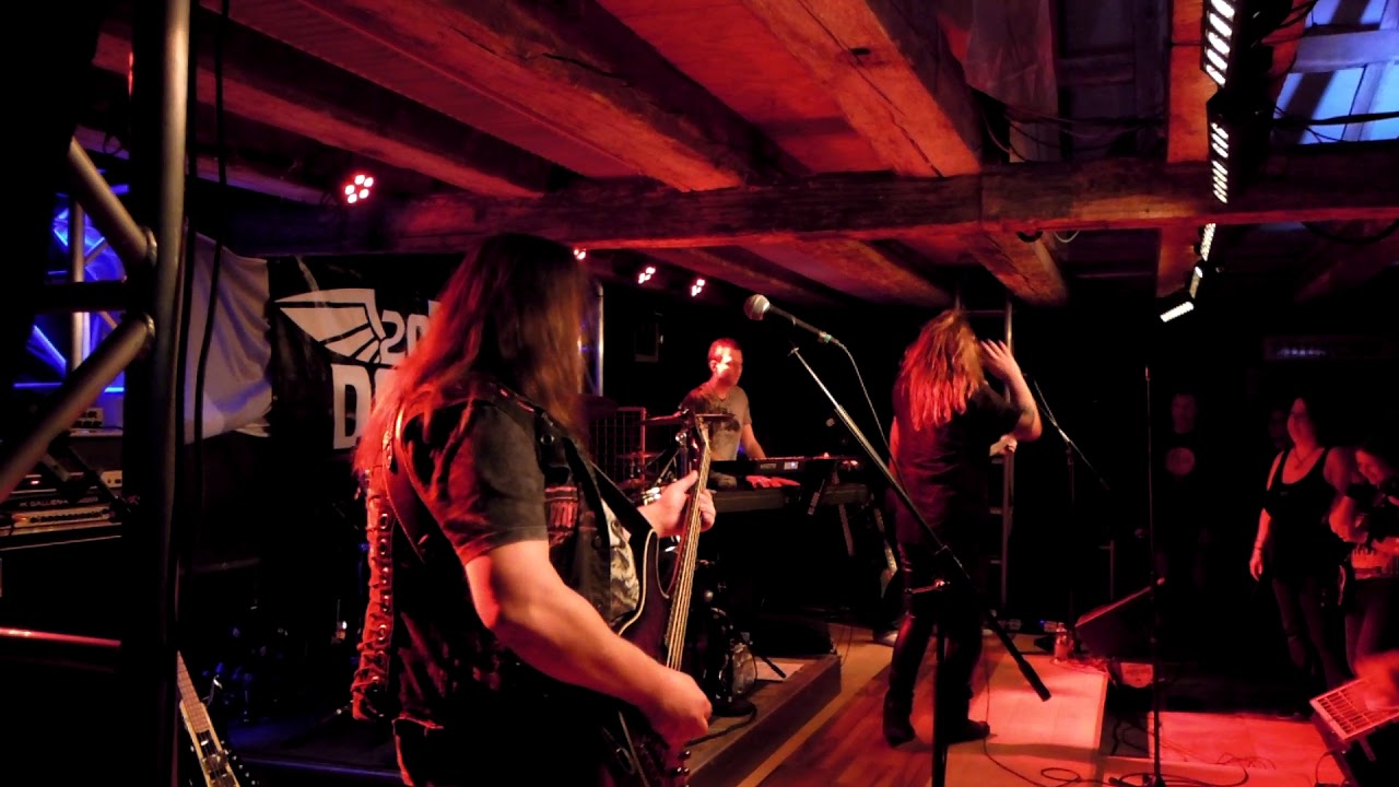 DeVicious feat. Steven Mageney - One Track Mind