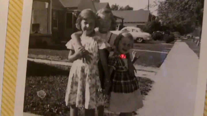 Mom and Grandma photo book tour featuring Linda Gr...