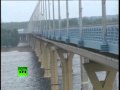 Scary! Massive waves on huge road bridge send Volgograd drivers asphalt surfing