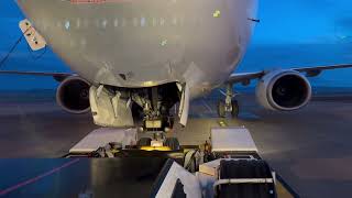 B737-800 pushback