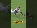 Bryan Reynolds had a 20% chance to catch this ball 😳