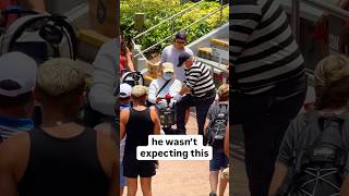 The mime express 😂 Tom mime Seaworld #seaworldmime #tomthemime #funnyvideos #shorts