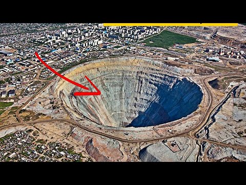Βίντεο: Πού είναι η μεγάλη τρύπα στη γη;