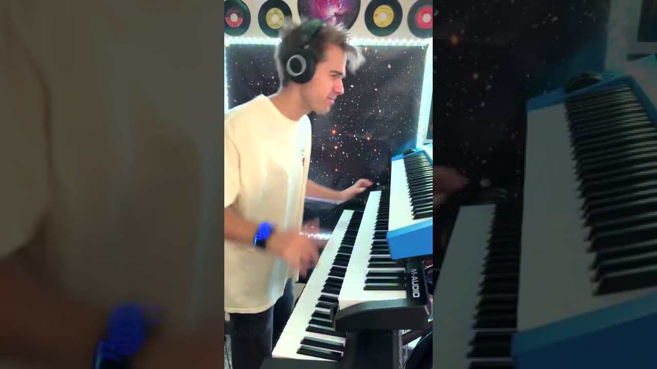 Watch Dream - Evalution & Jason Leech 🎹 on YouTube Watch Dream - Evalution & Jason Leech 🎹 on YouTube