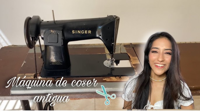 🛑 NO DISPONIBLE 🛑 💡 Lámpara Máquina de Coser. 🥰Única. Fabricada con una  antigua máquina de coser, le fabricamos la base con madera…