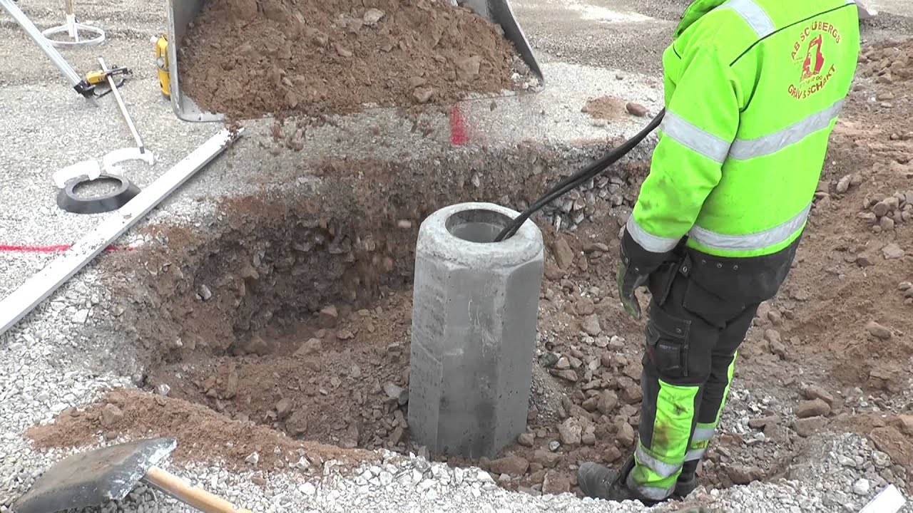installation of a street light at a construction site traffic light installer jobs
