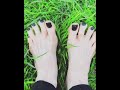 My bare feet in the grass 👣