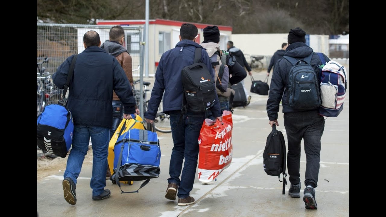 كيف سيستفيد السوريون من قانون الاندماج الجديد في هولندا؟ لم الشمل YouTube كيف سيستفيد السوريون من قانون الاندماج الجديد في هولندا؟ لم الشمل YouTube