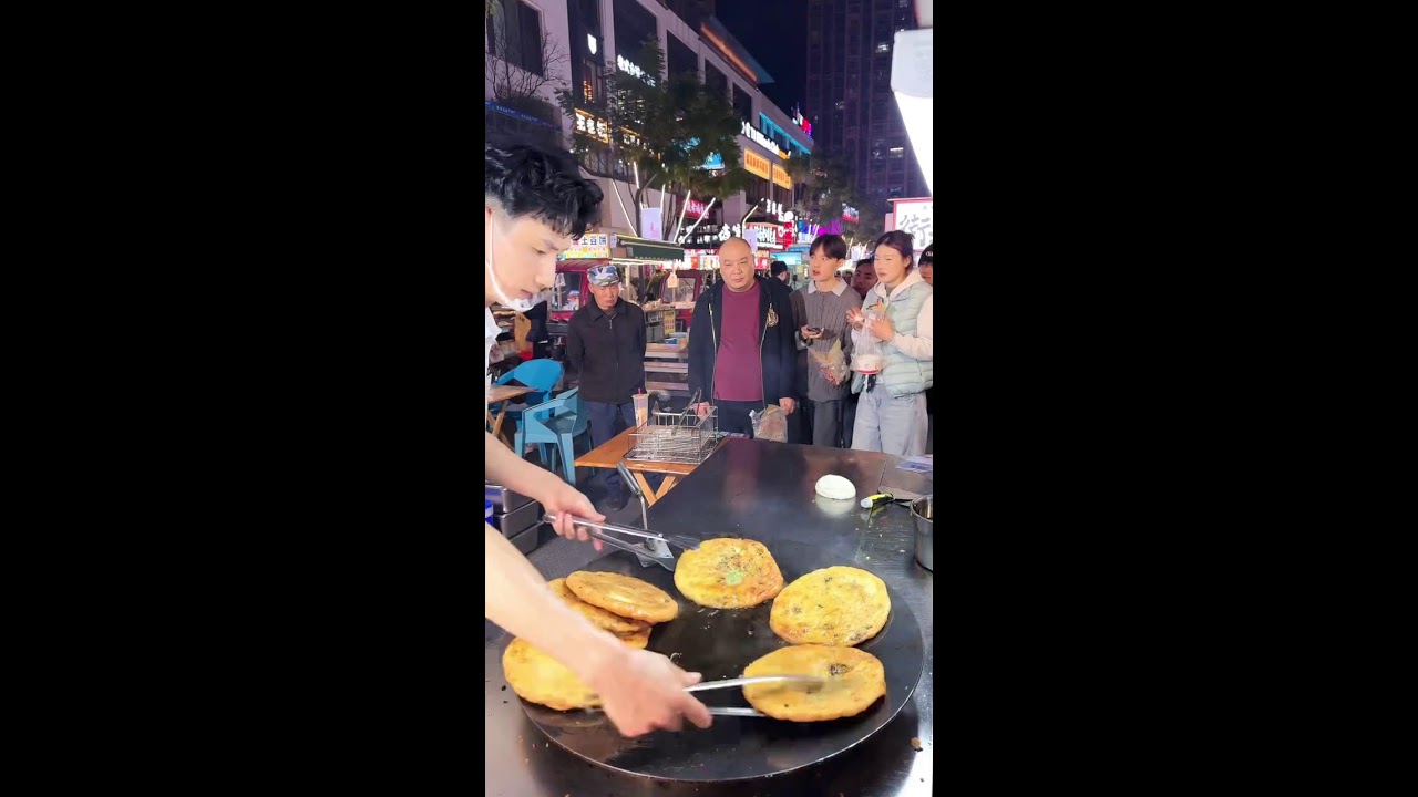 LIVE 🔴 Viral Sichuan Scallion Pancake! Handsome Vendor • 3 Per Person Limit • Crazy Long Line
