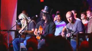 Slash, Tom Morello & Jerry Cantrell perform "Wish You Were Here" chords