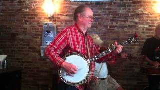 Banjo Guy at Gulu Gulu Cafe - Salem